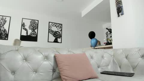 IM FRAIDER online show from October 14, 2025, 4:30 pm