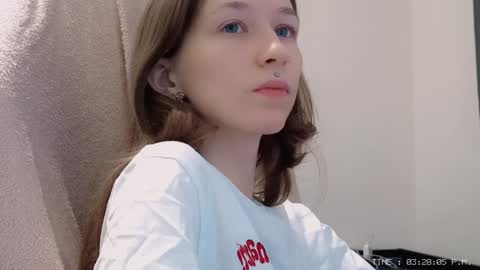 Snapshot of fran_bow chatting on December 10, 2024, 12:27 pm fran_bow online show from December 10, 2024, 12:27 pm