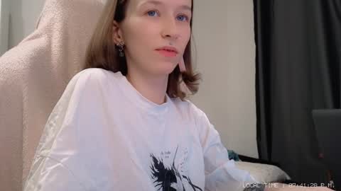 Snapshot of fran_bow chatting on December 24, 2024, 4:40 pm fran_bow online show from December 24, 2024, 4:40 pm