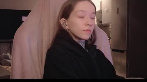 fran_bow online show from February 3, 2026, 6:40 am