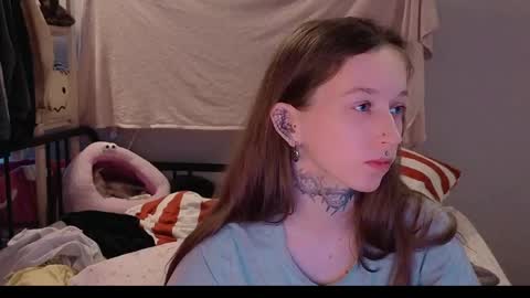 fran_bow online show from May 4, 2026, 3:08 pm
