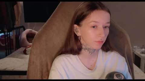 fran_bow online show from May 9, 2026, 2:11 pm