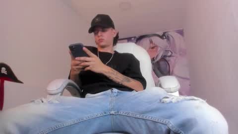 Snapshot of fran_boy_ chatting on March 6, 2026, 4:42 am Fran online show from March 6, 2026, 4:42 am