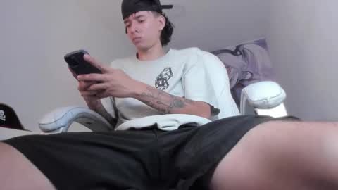 Snapshot of fran_boy_ chatting on March 17, 2026, 4:39 am Fran online show from March 17, 2026, 4:39 am