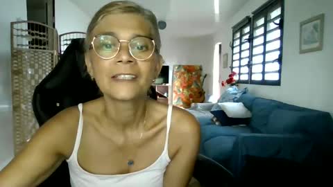 francelune online show from January 7, 2025, 2:08 pm