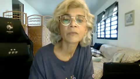 francelune online show from January 13, 2025, 1:17 pm