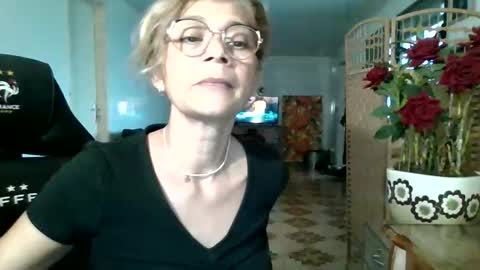 francelune online show from September 10, 2025, 1:22 pm