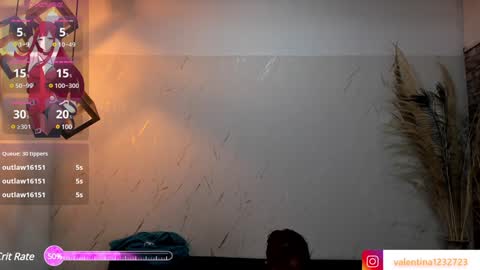 Snapshot of francesca_bbw chatting on January 8, 2025, 9:32 am online show from January 8, 2025, 9:32 am
