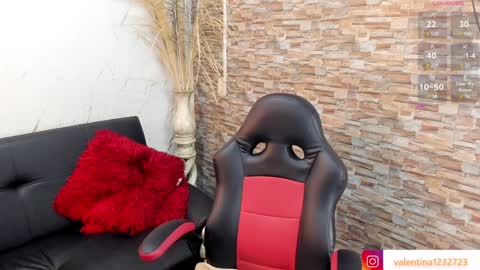Snapshot of francesca_bbw chatting on January 17, 2025, 3:12 am online show from January 17, 2025, 3:12 am