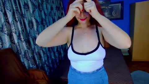 Snapshot of francesca_evanss chatting on October 22, 2025, 10:53 pm Francesca -  online show from October 22, 2025, 10:53 pm