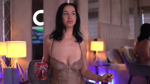 francescadante online show from September 13, 2025, 5:07 am