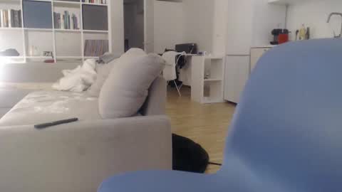 francescosal online show from October 12, 2025, 4:39 pm