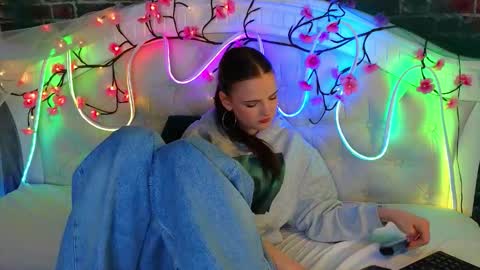 Marybrown eye Katy gray eye online show from March 15, 2026, 5:35 am