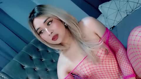 Snapshot of franchesca_fucks chatting on May 15, 2026, 2:40 am LOVE online show from May 15, 2026, 2:40 am