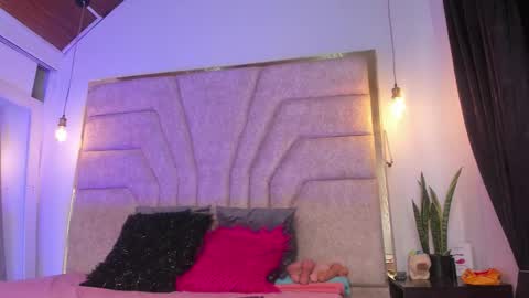 francheska121 online show from February 25, 2026, 7:23 pm