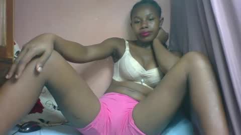 Snapshot of franciefrancie chatting on March 1, 2025, 6:00 pm francilla online show from March 1, 2025, 6:00 pm