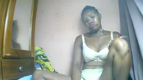 Snapshot of franciefrancie chatting on March 2, 2025, 12:22 pm francilla online show from March 2, 2025, 12:22 pm