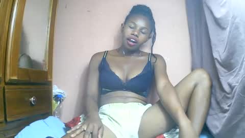 Snapshot of franciefrancie chatting on March 3, 2025, 3:09 pm francilla online show from March 3, 2025, 3:09 pm
