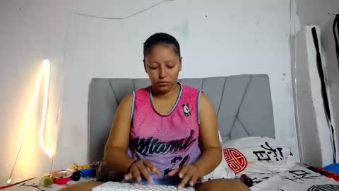 francihot4 online show from February 1, 2026, 3:05 am