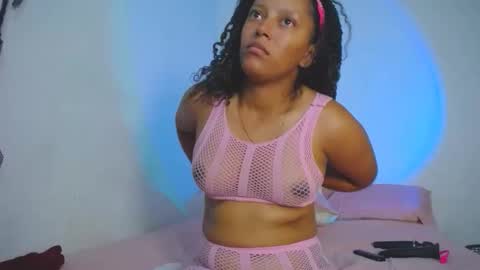 francihot4 online show from May 8, 2026, 1:44 am
