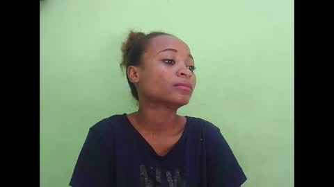 Snapshot of francine925426 chatting on March 17, 2026, 5:44 am francine925426 online show from March 17, 2026, 5:44 am