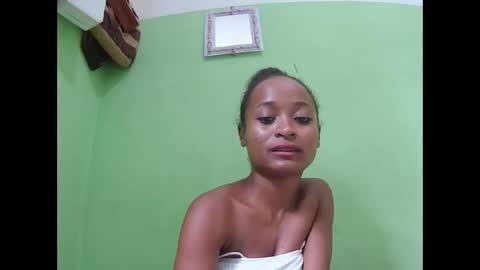 Snapshot of francine925426 chatting on March 18, 2026, 7:33 am francine925426 online show from March 18, 2026, 7:33 am