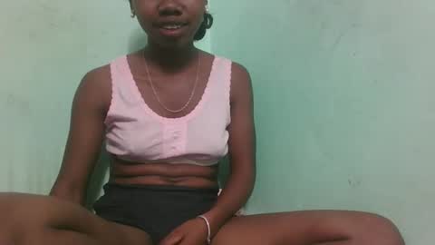 Snapshot of francinealdy chatting on September 18, 2025, 5:48 pm francinealdy online show from September 18, 2025, 5:48 pm