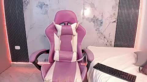 Laura online show from June 4, 2026, 7:31 pm