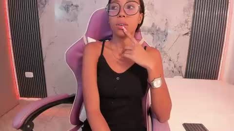 Laura online show from June 12, 2026, 7:35 pm