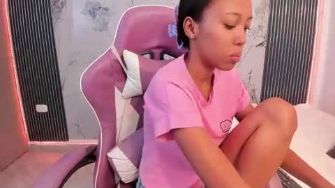 Laura online show from June 19, 2026, 7:17 pm
