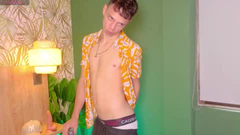 Snapshot of franco_boys chatting on September 30, 2025, 9:09 pm Franco online show from September 30, 2025, 9:09 pm