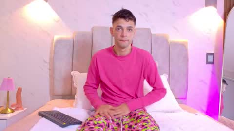 Snapshot of franco_boys chatting on October 10, 2025, 8:41 pm Franco online show from October 10, 2025, 8:41 pm