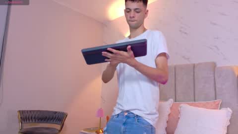 Snapshot of franco_boys chatting on October 12, 2025, 2:54 am Franco online show from October 12, 2025, 2:54 am