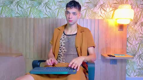 Snapshot of franco_boys chatting on October 14, 2025, 9:04 pm Franco online show from October 14, 2025, 9:04 pm