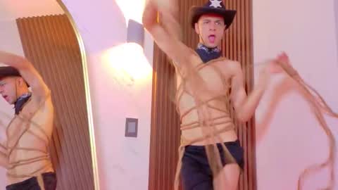 Snapshot of franco_boys chatting on October 16, 2025, 9:49 pm Franco online show from October 16, 2025, 9:49 pm