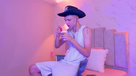 Snapshot of franco_boys chatting on October 22, 2025, 3:07 am Franco online show from October 22, 2025, 3:07 am