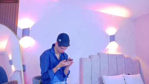 Snapshot of franco_boys chatting on November 15, 2025, 10:26 pm Franco online show from November 15, 2025, 10:26 pm