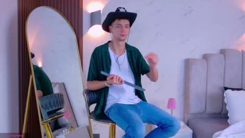 Snapshot of franco_boys chatting on November 17, 2025, 8:58 pm Franco online show from November 17, 2025, 8:58 pm