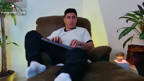 Snapshot of francodelacruz chatting on October 13, 2025, 1:49 am Francum online show from October 13, 2025, 1:49 am