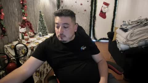 Snapshot of francoisroy chatting on December 31, 2024, 5:18 pm Juan online show from December 31, 2024, 5:18 pm