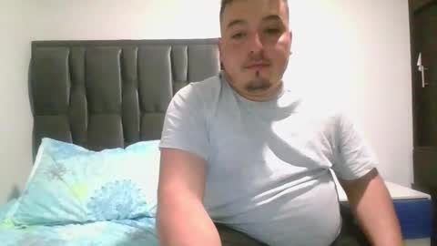Snapshot of francoisroy chatting on February 13, 2025, 1:19 am Juan online show from February 13, 2025, 1:19 am