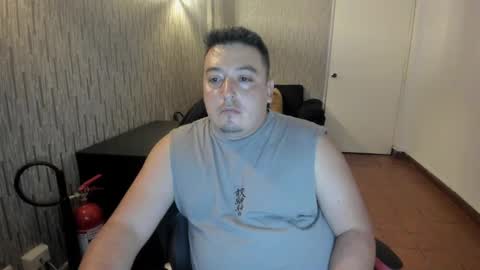 Snapshot of francoisroy chatting on February 17, 2025, 4:09 am Juan online show from February 17, 2025, 4:09 am