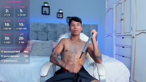 frank98_ online show from September 12, 2025, 8:20 pm