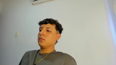 Castiglioni online show from March 1, 2025, 5:05 pm