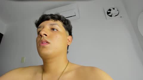 Castiglioni online show from March 2, 2025, 7:34 pm