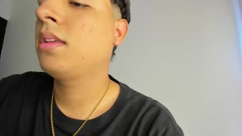 Castiglioni online show from March 3, 2025, 10:10 pm