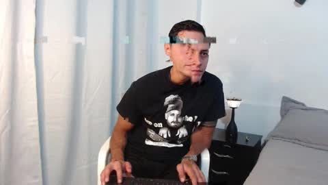 Snapshot of frank_millers chatting on April 4, 2026, 11:02 pm Frank online show from April 4, 2026, 11:02 pm