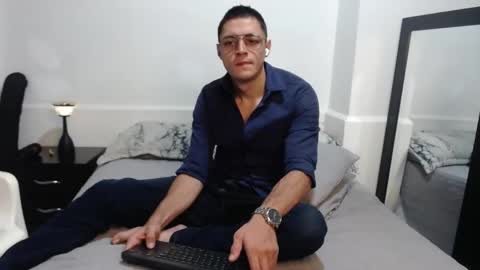 Snapshot of frank_millers chatting on June 5, 2026, 6:42 am Frank online show from June 5, 2026, 6:42 am