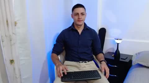 Snapshot of frank_millers chatting on June 18, 2026, 10:36 pm Frank online show from June 18, 2026, 10:36 pm