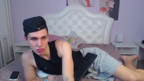 Snapshot of frank_mooree chatting on December 15, 2024, 6:07 am Frank online show from December 15, 2024, 6:07 am